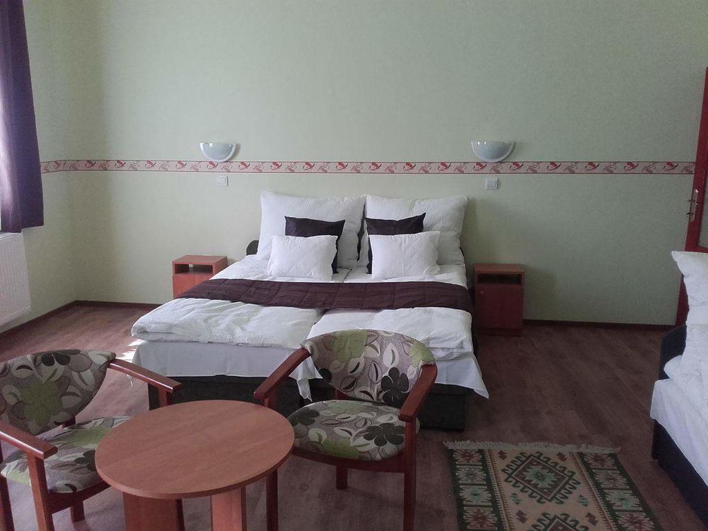 Reka Vendeghaz Hotel โทไก ภายนอก รูปภาพ